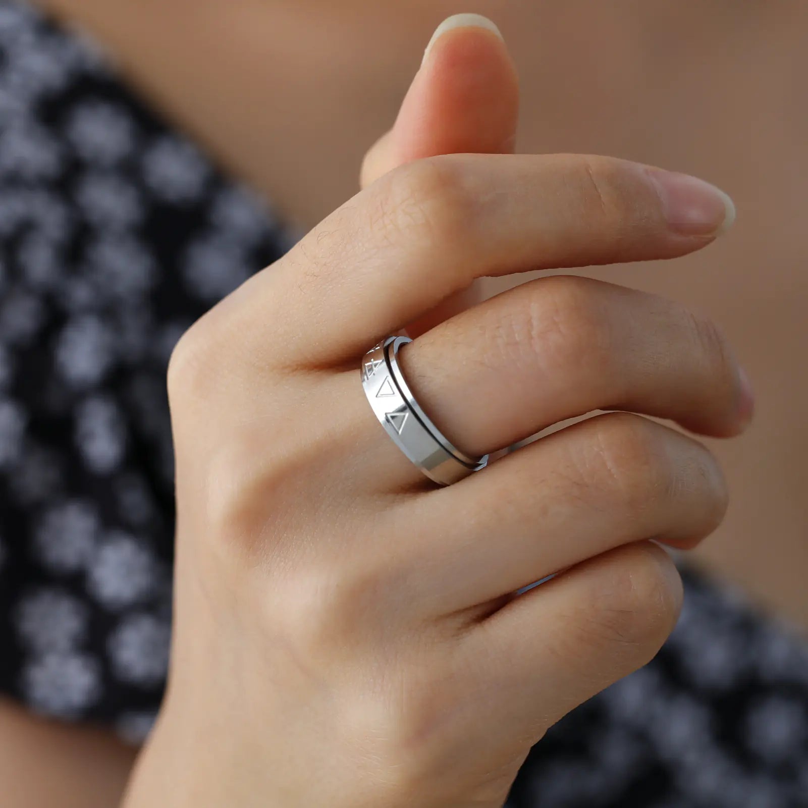 Rotatable Triangle Ring