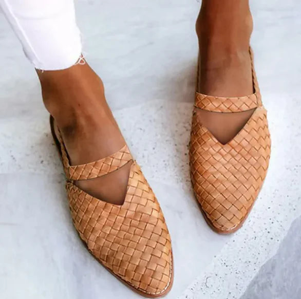 Pointed Toe Woven Flat Shoes